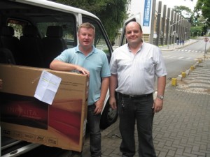Entrega de equipamentos ao curso