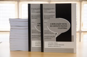 Livro é gratuito, basta solicitar pela Internet. Foto M. Solivan
