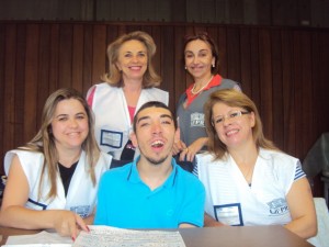 A gepa Laurra Ceretta com profissionais da banca especial e candidato Gabriel.