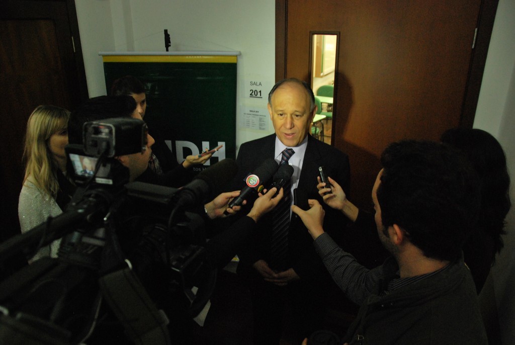 O ministro concedeu uma breve entrevista antes da audiência. Imagem: Leonardo Bettinelli
