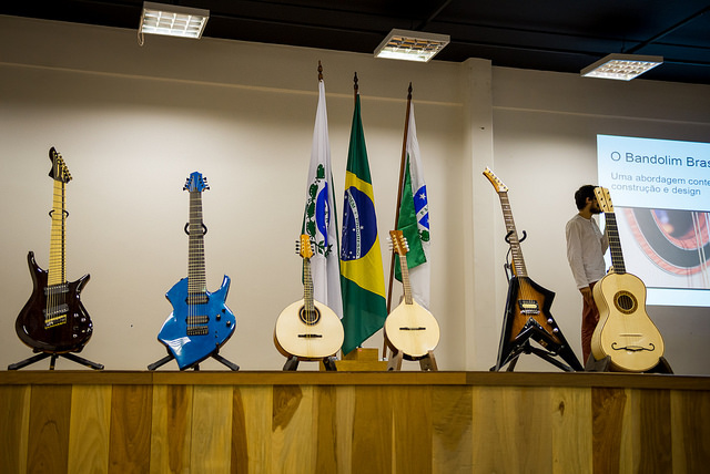 Instrumentos criados por alunos do curso de Luteria da UFPR Foto: Marcos Solivan