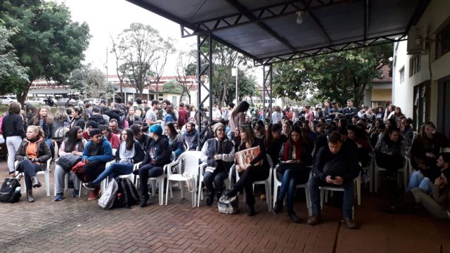 Em Palotina, uma Assembleia geral ocorreu em frente ao bloco I do Setor. Foto: Divulgação