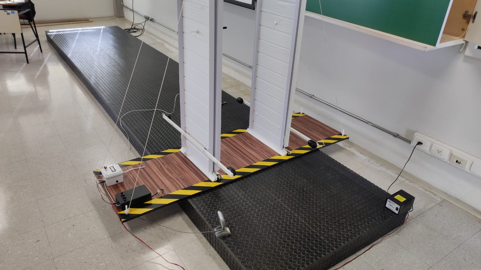 Portal detector de metais integrado à IoT